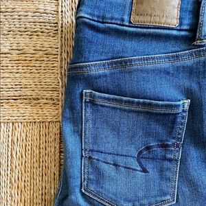 american eagle mid-wash high waisted skinny jeans!